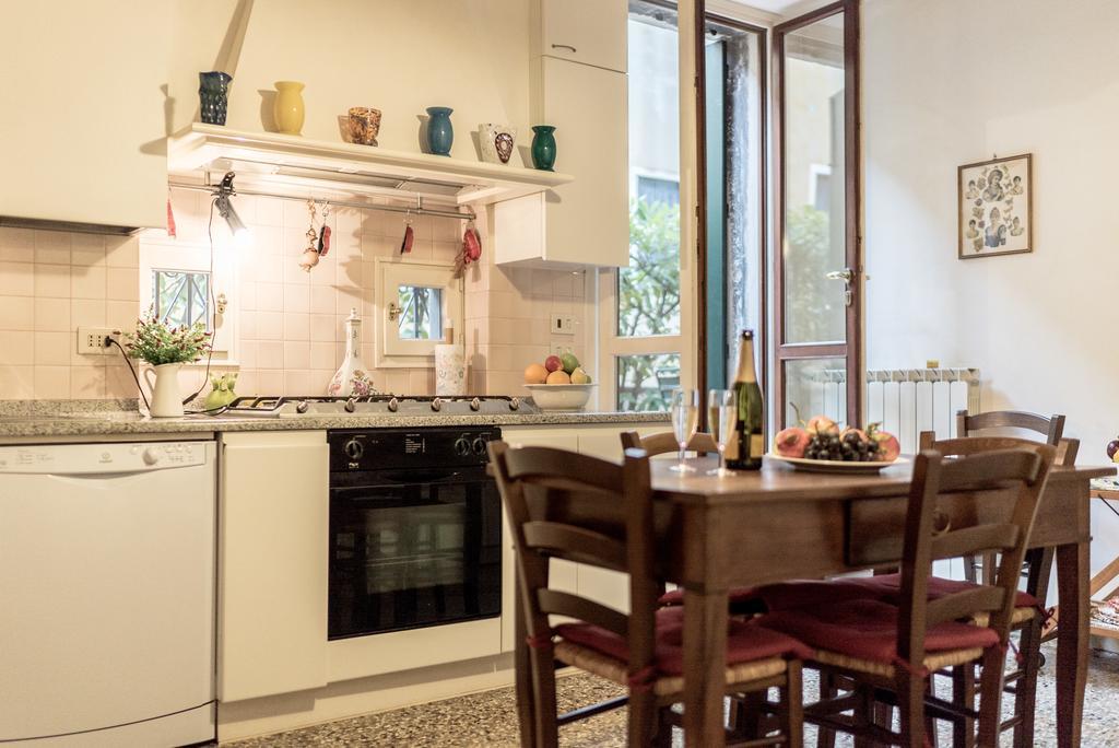 Accademia Terrazza Apartment Venice Exterior photo
